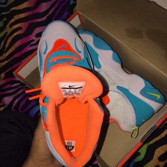 BRAND NEW air speed turf (GS) NIKES - Picture 3 of 6